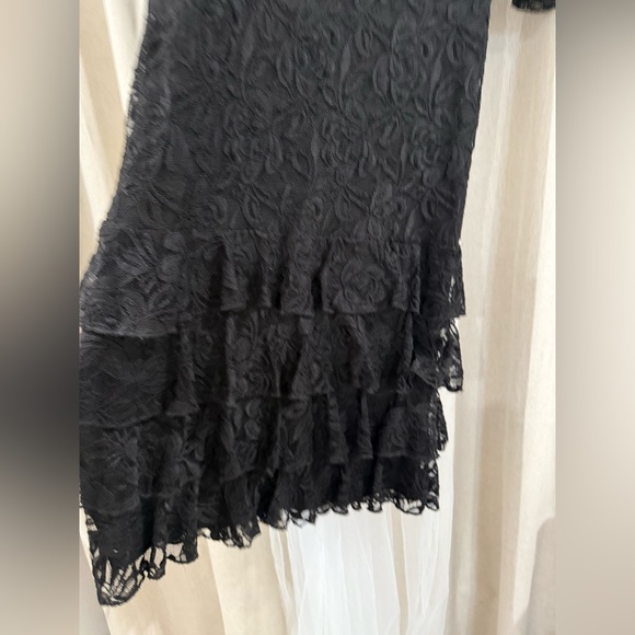 Zadie B’s Cocktail Sheath Dress with Bell Sleeves - Picture 2 of 3